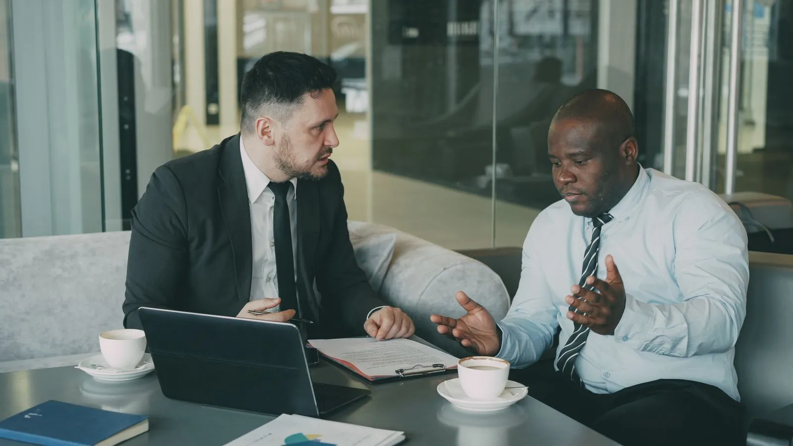 AI for Independent Consultants: A Practical 2026 Guide - Aviy AI invoicing