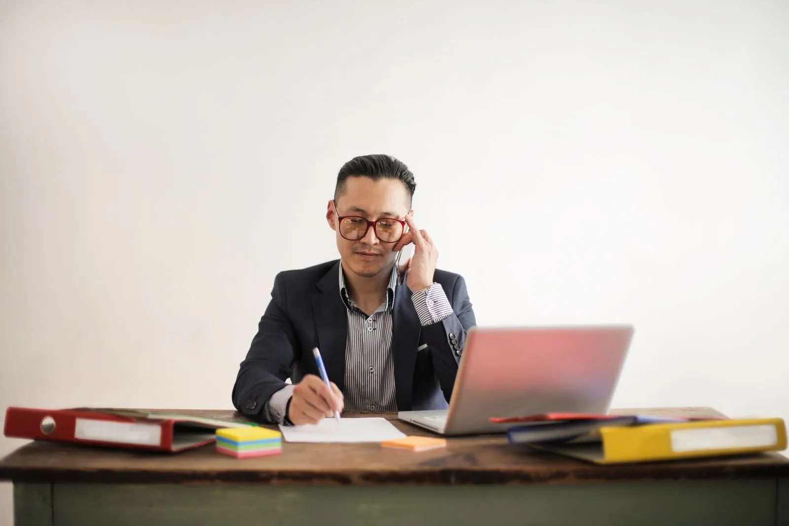 Aviy vs Wave Accounting: Complete Comparison (2026) - Aviy AI invoicing