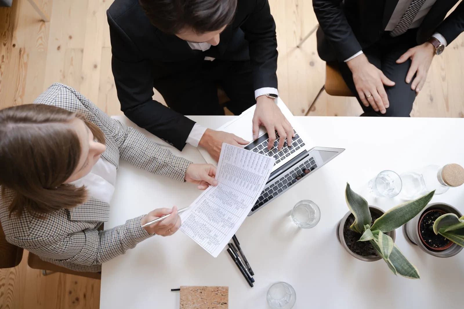 Best Invoice Software for Remote Businesses (2026 Guide) - Aviy AI invoicing