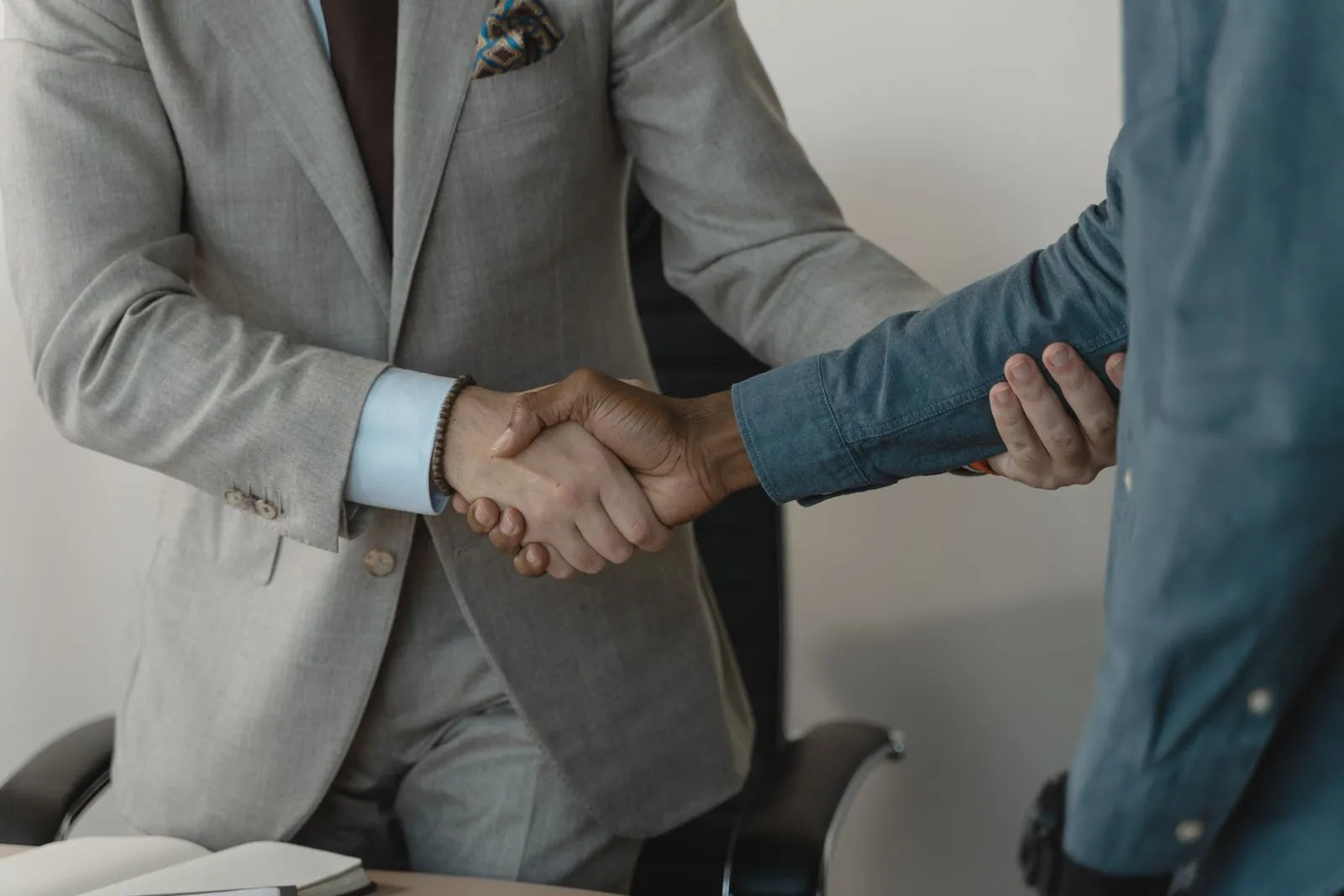 Best Invoicing Software for Startups (2026 Buyer's Guide) - Aviy AI invoicing