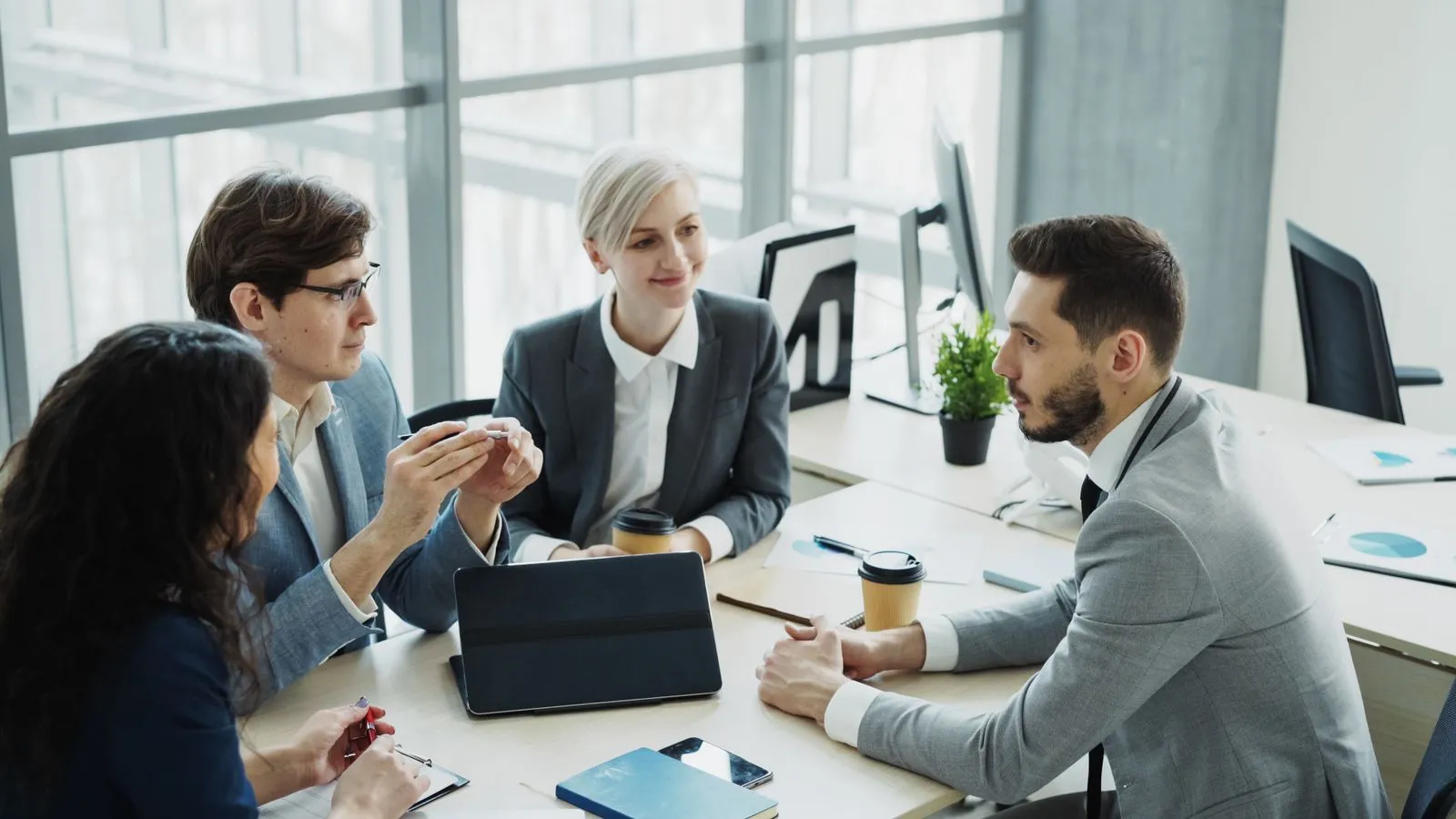 Best Zoho Invoice Alternatives in 2026 (Ranked Buyer's Guide) - Aviy AI invoicing