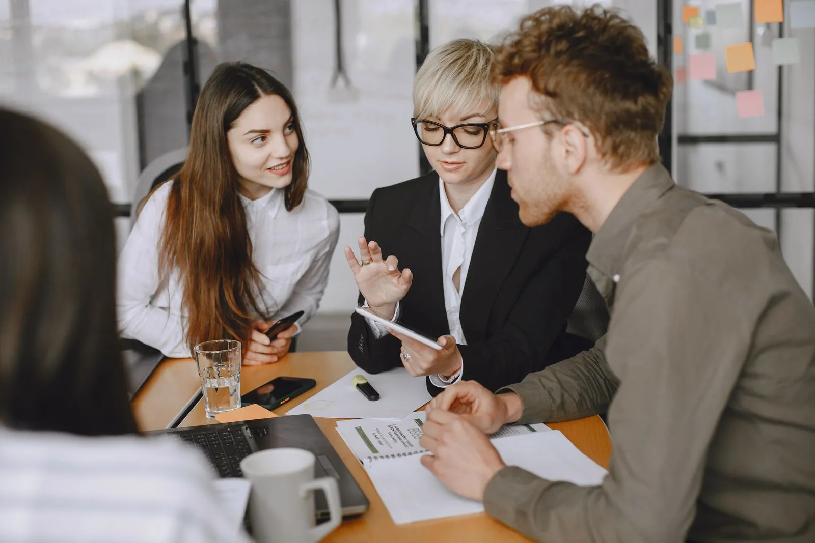 Client Communication Strategies That Build Trust - Aviy AI invoicing