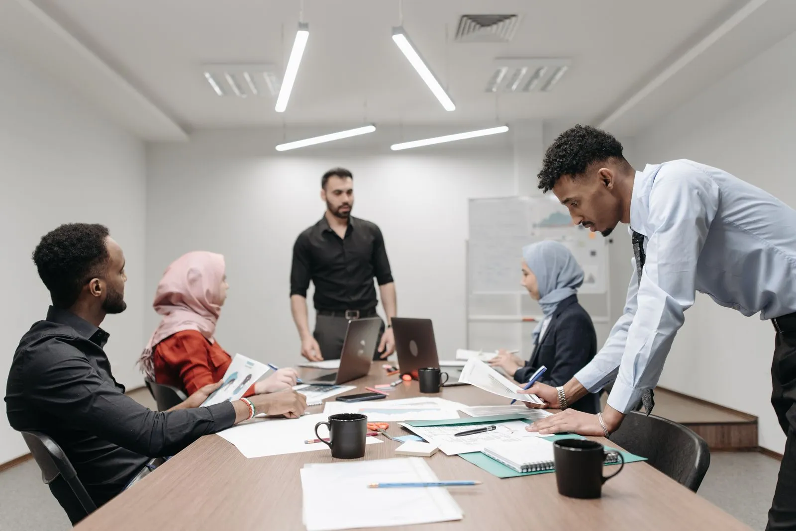 Cloud Software Explained for Small Businesses - Aviy AI invoicing