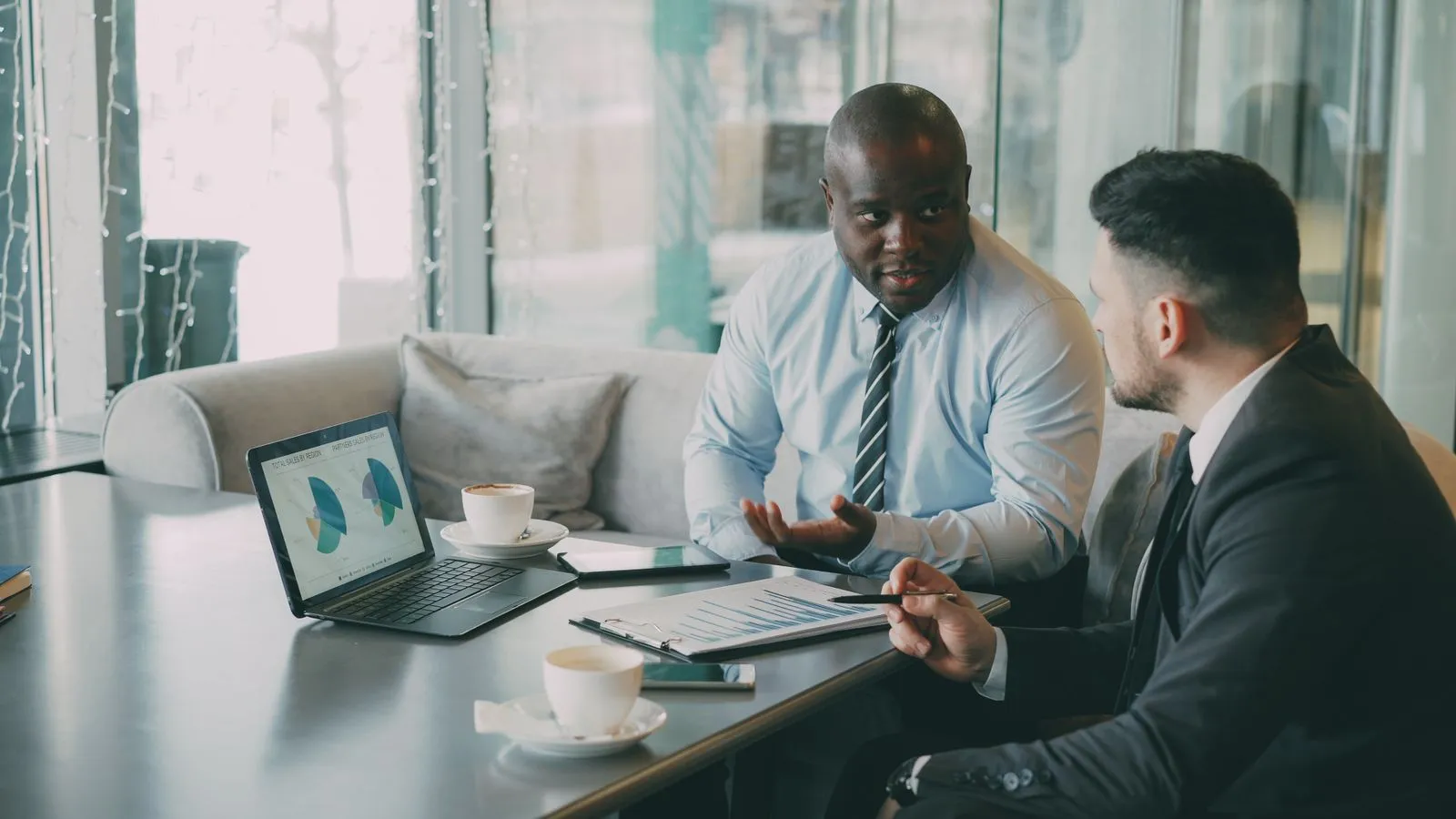 Digital Contracts Explained: A Practical Guide for Small Businesses - Aviy AI invoicing