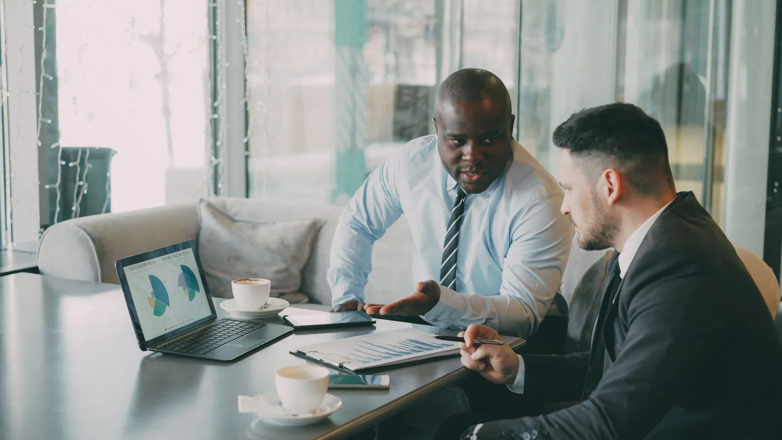 Digital Signature Software Guide: How to Choose the Right Tool in 2026 - Aviy AI invoicing