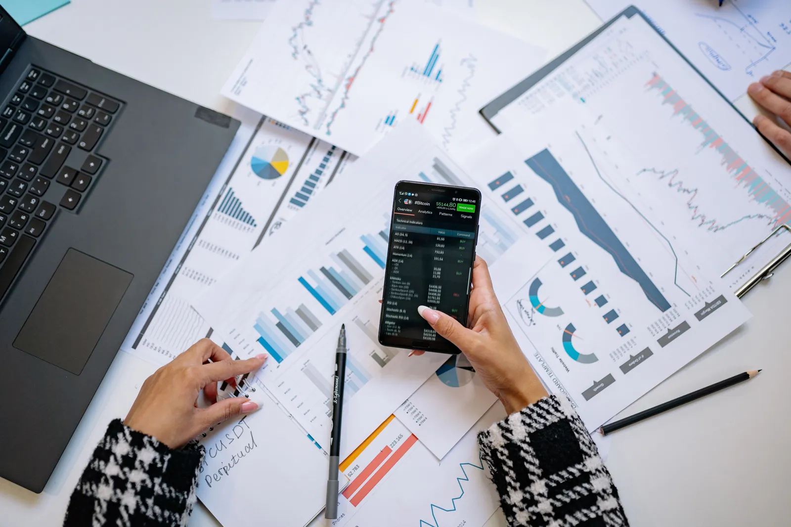 Discount Calculator: Formula and Examples - Aviy AI invoicing