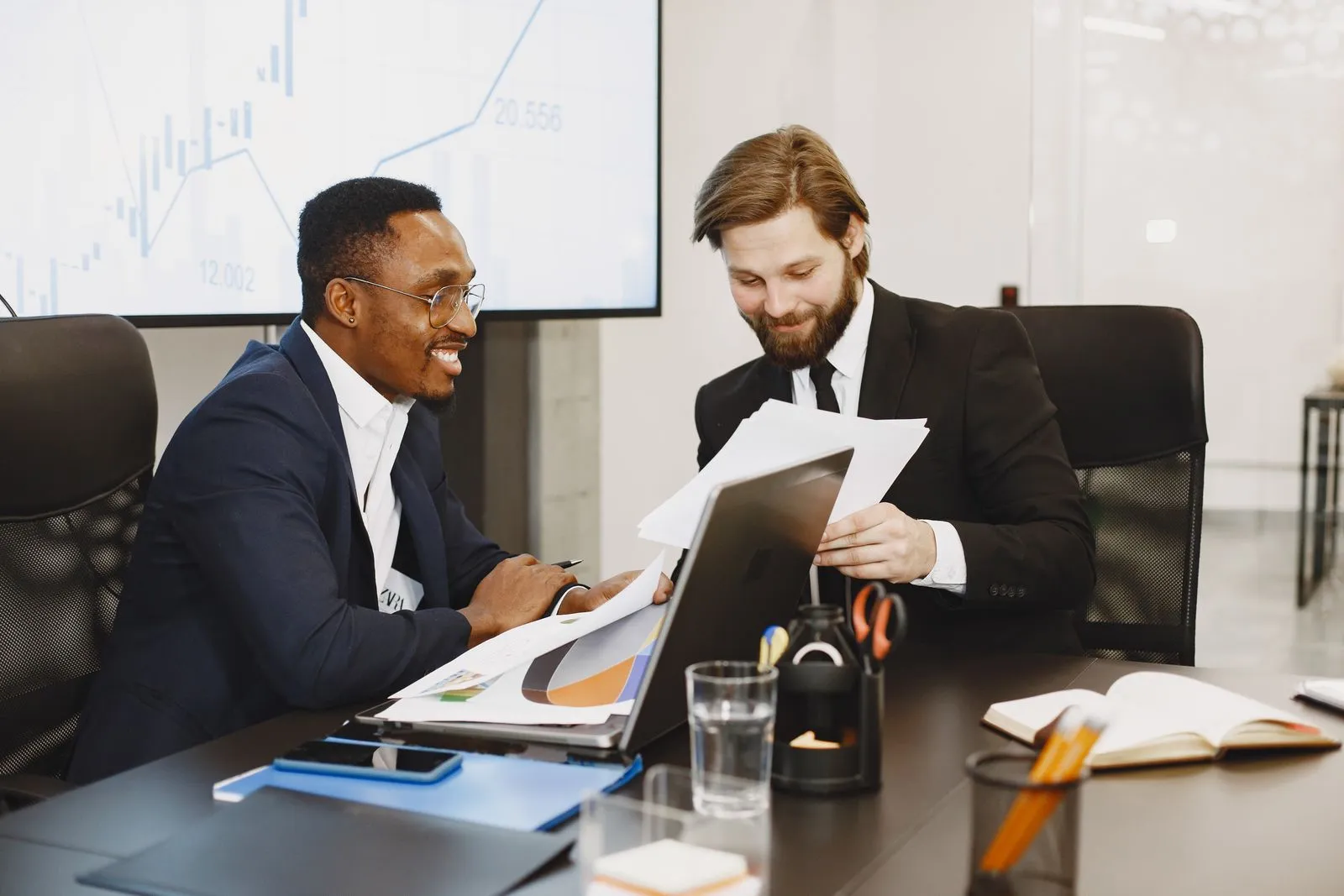 Electronic Signatures for Business: A Practical Guide - Aviy AI invoicing