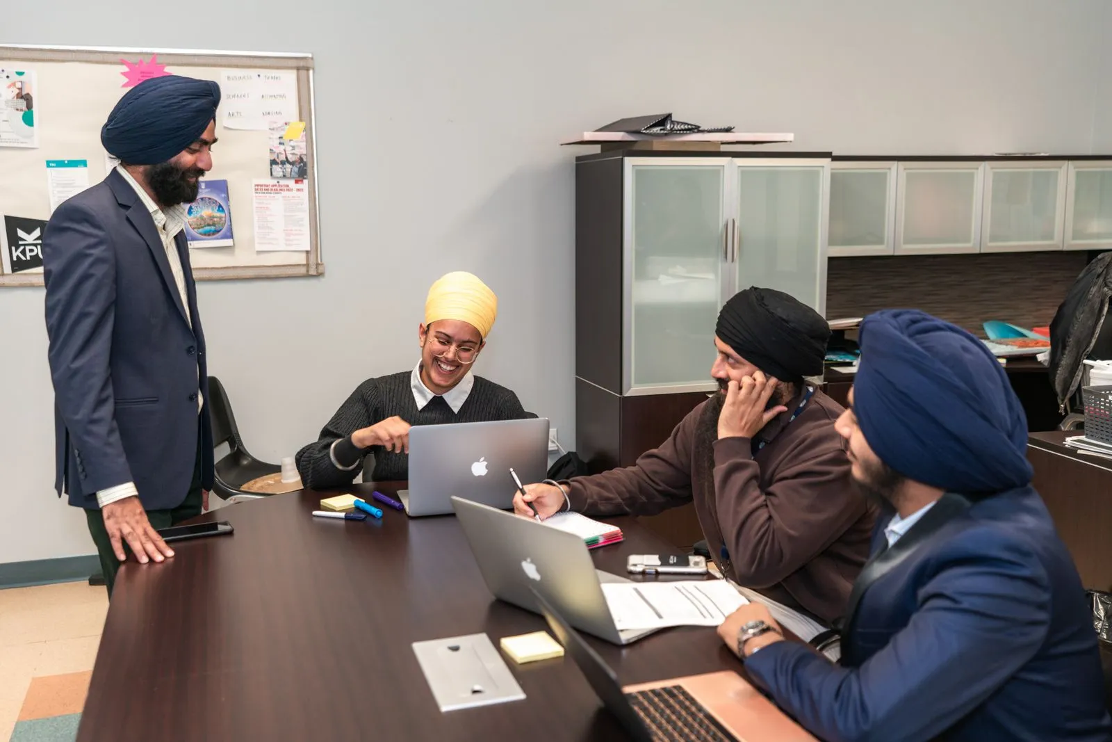 Financial Planning for Startups: The Complete 2026 Founder's Guide - Aviy AI invoicing