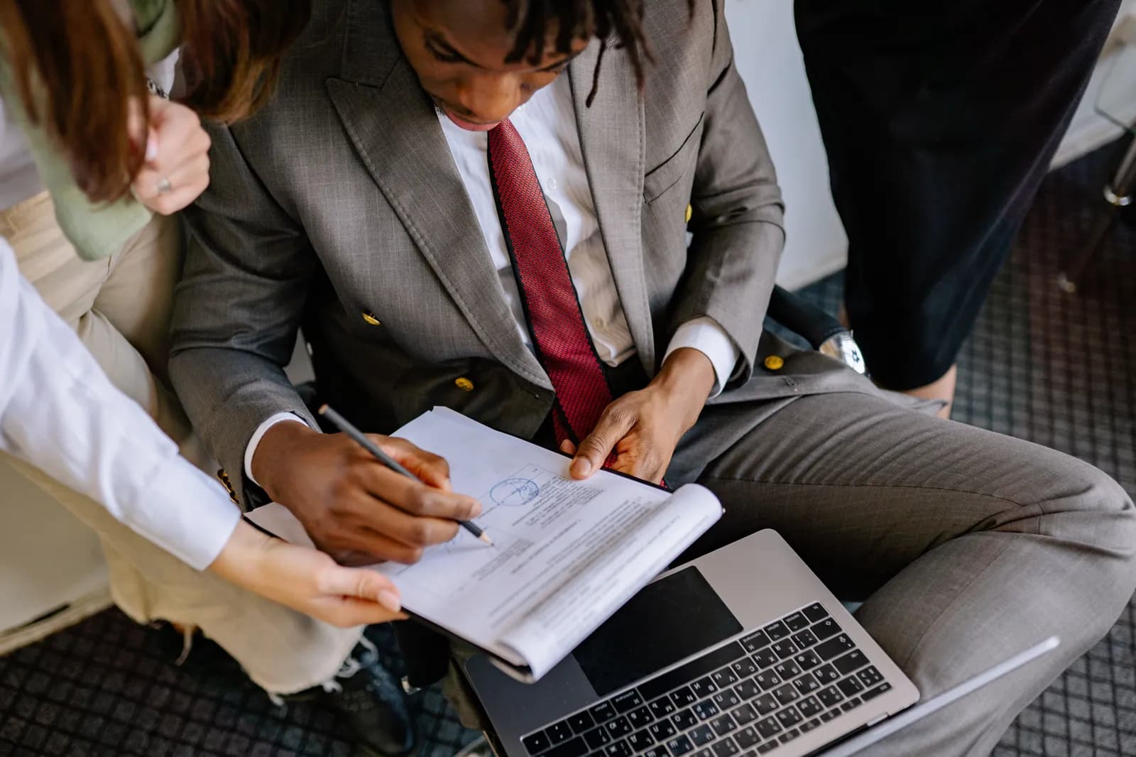 Freelancer Salary Calculator: How Much Should You Pay Yourself? - Aviy AI invoicing