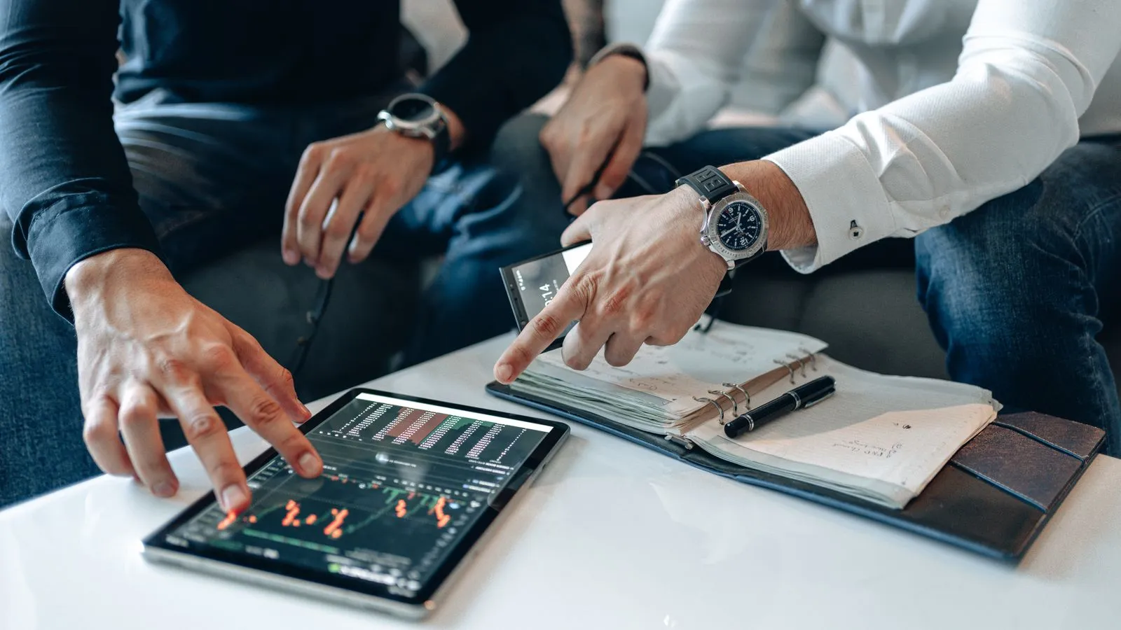 Gross Margin Explained: Formula, Examples and How to Improve It - Aviy AI invoicing