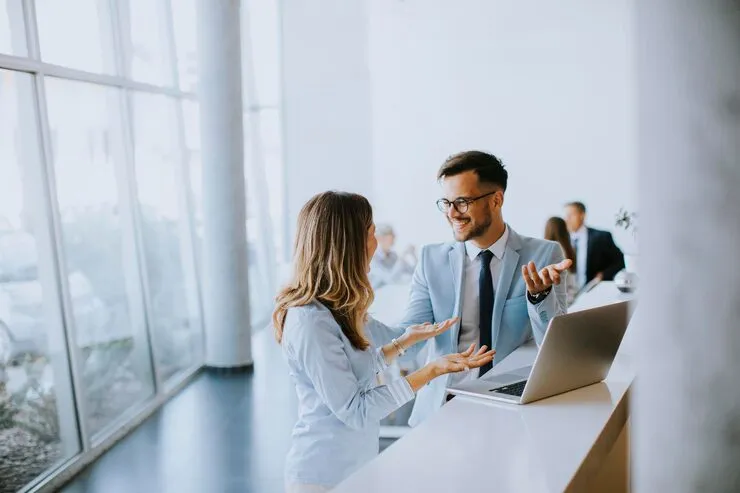 How Freelancers Should Price Their Services (2026 Guide) - Aviy AI invoicing