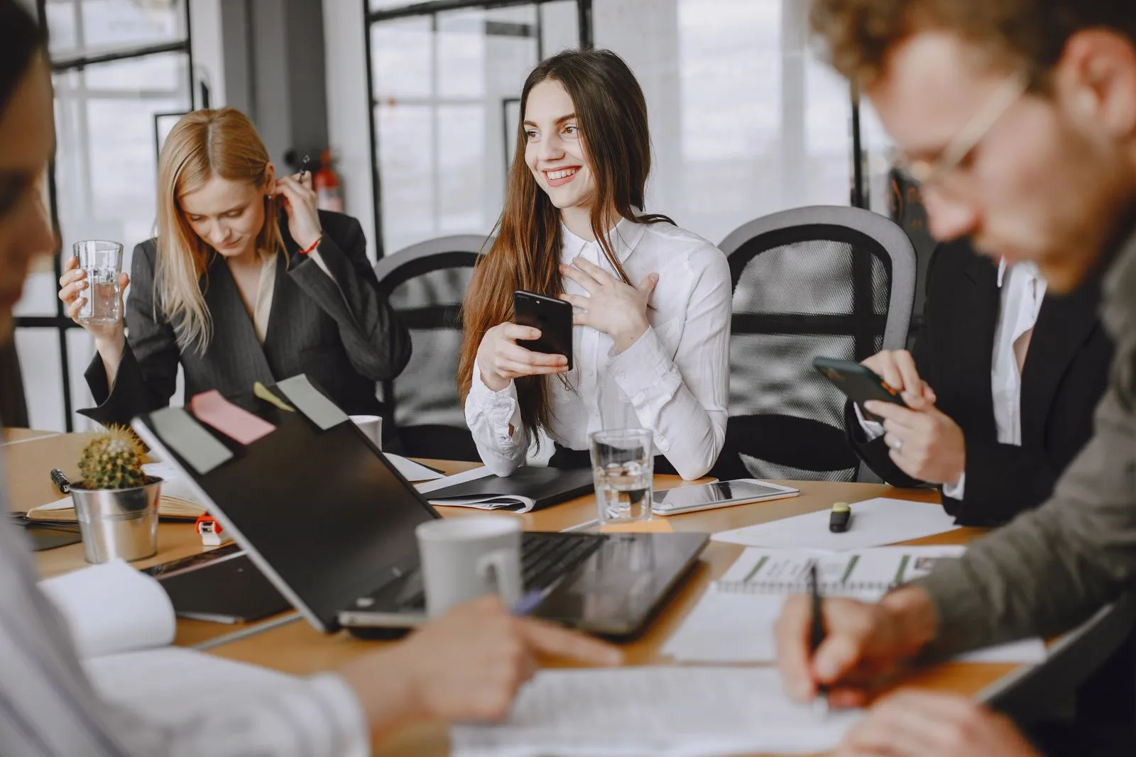How to Build an End-to-End Invoice Workflow That Gets You Paid Faster - Aviy AI invoicing