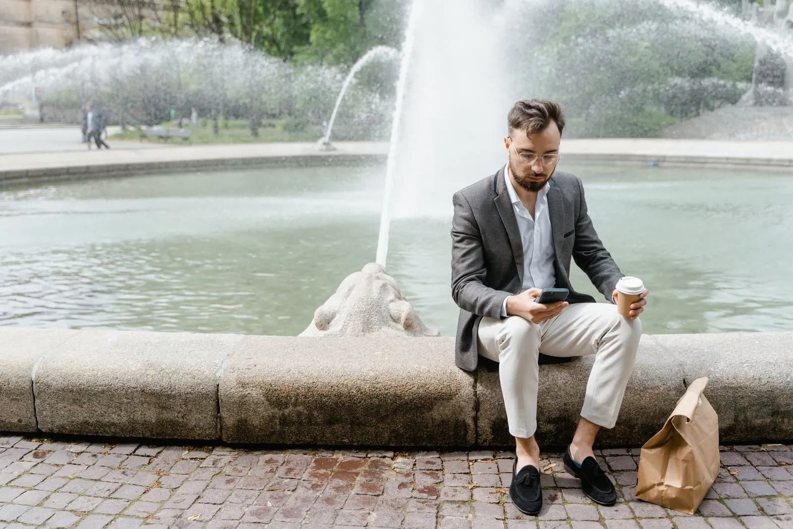 How to Forecast Business Cash Flow: A Practical Cash Flow Forecasting Guide - Aviy AI invoicing