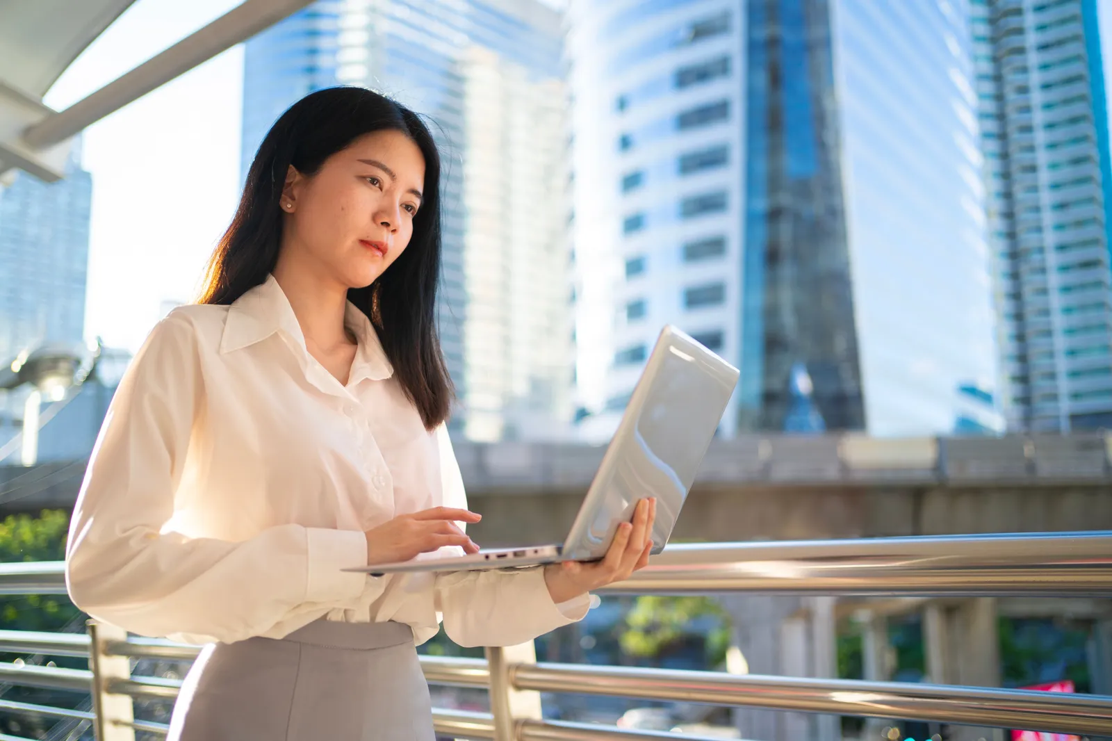 How to Price Your Services Profitably: The Complete 2026 Guide - Aviy AI invoicing