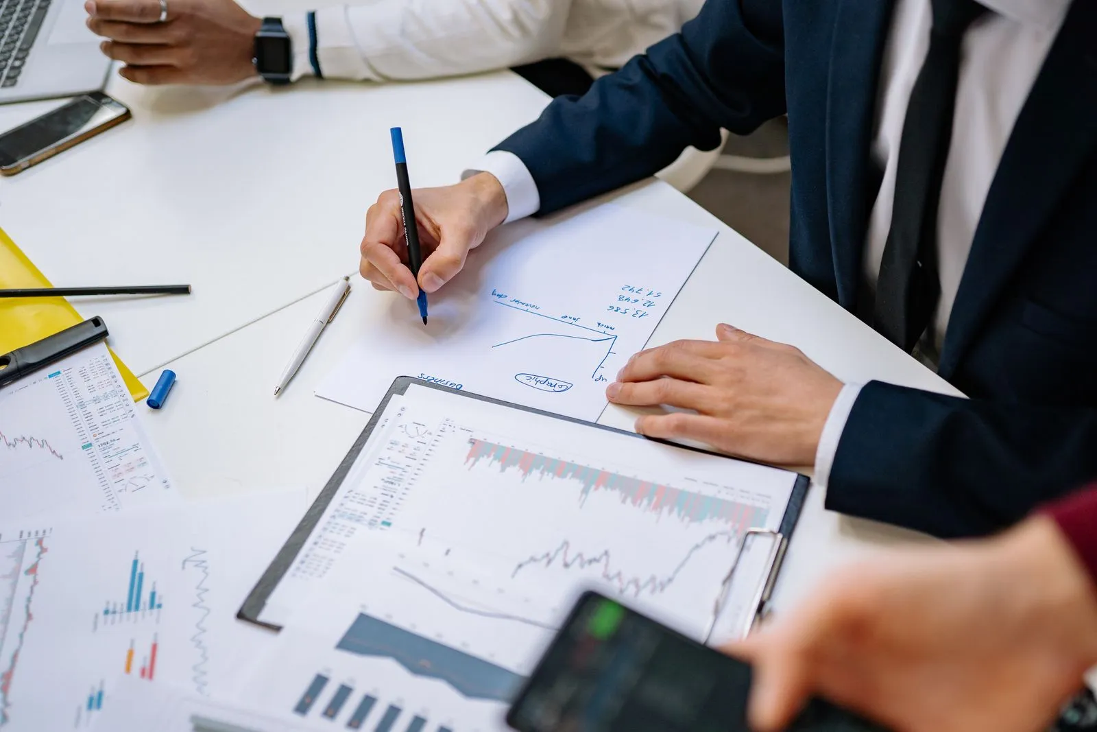 Lifetime Value (LTV) Explained: How to Calculate Customer Lifetime Value - Aviy AI invoicing