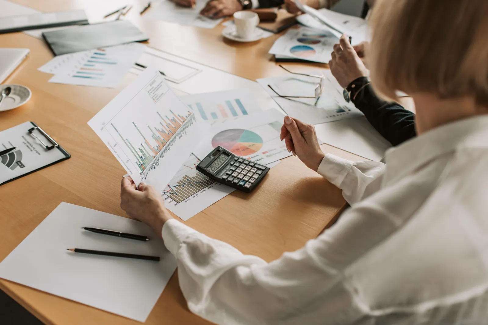 Partnership Agreement Template Explained: What to Include and How to Write One - Aviy AI invoicing