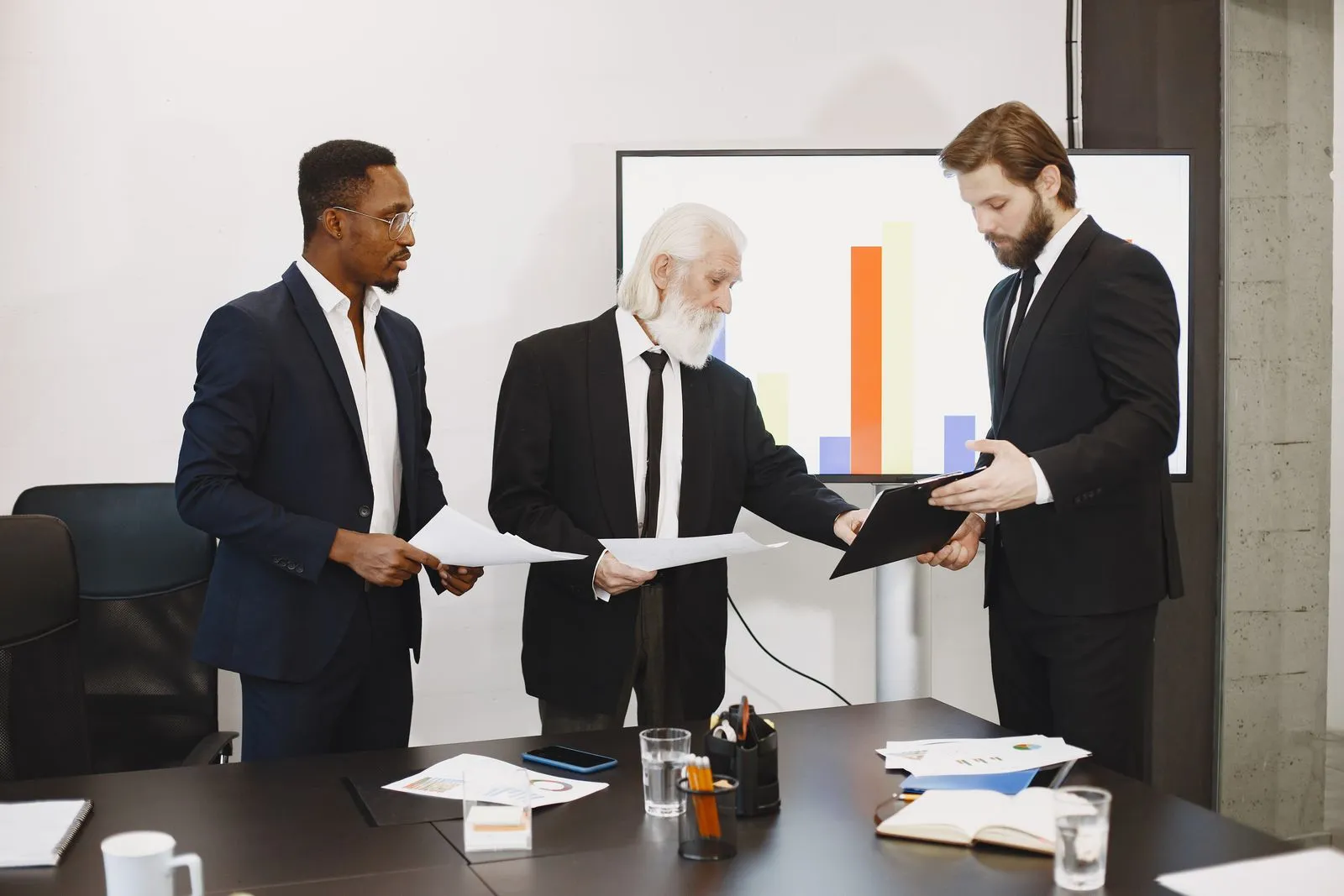 Quote vs Contract Explained: What's the Difference and When You Need Each - Aviy AI invoicing