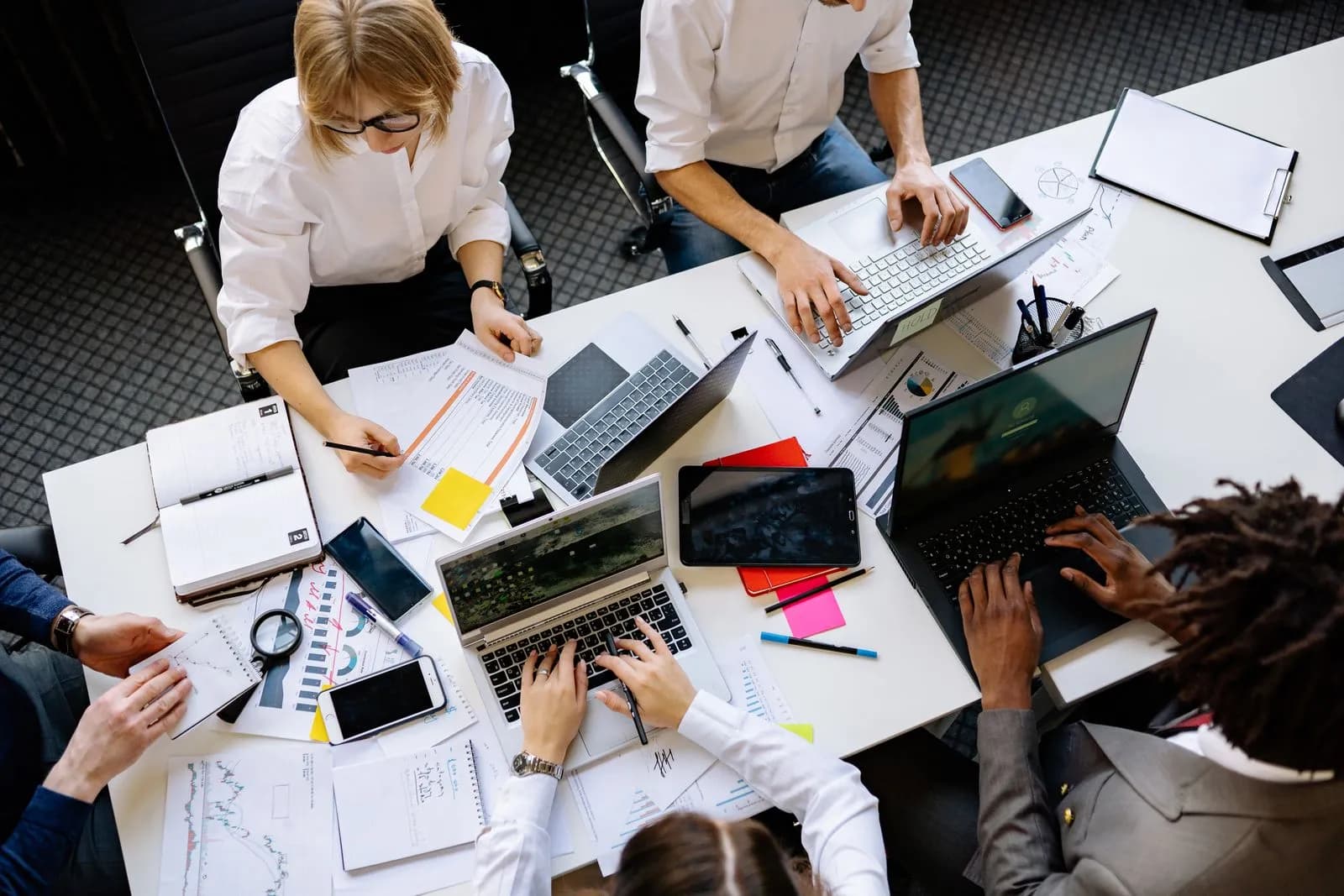 Receipts vs Invoices: What's the Difference? - Aviy AI invoicing