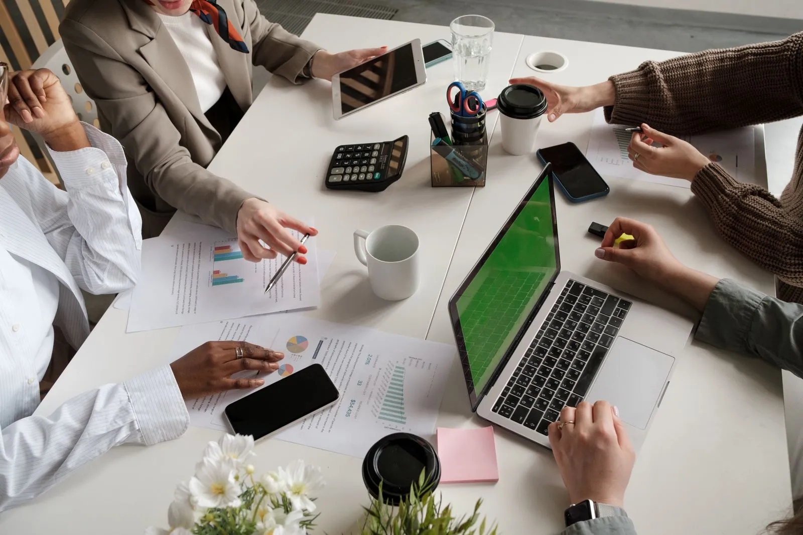 Retainer Billing Explained: How It Works and When to Use It - Aviy AI invoicing
