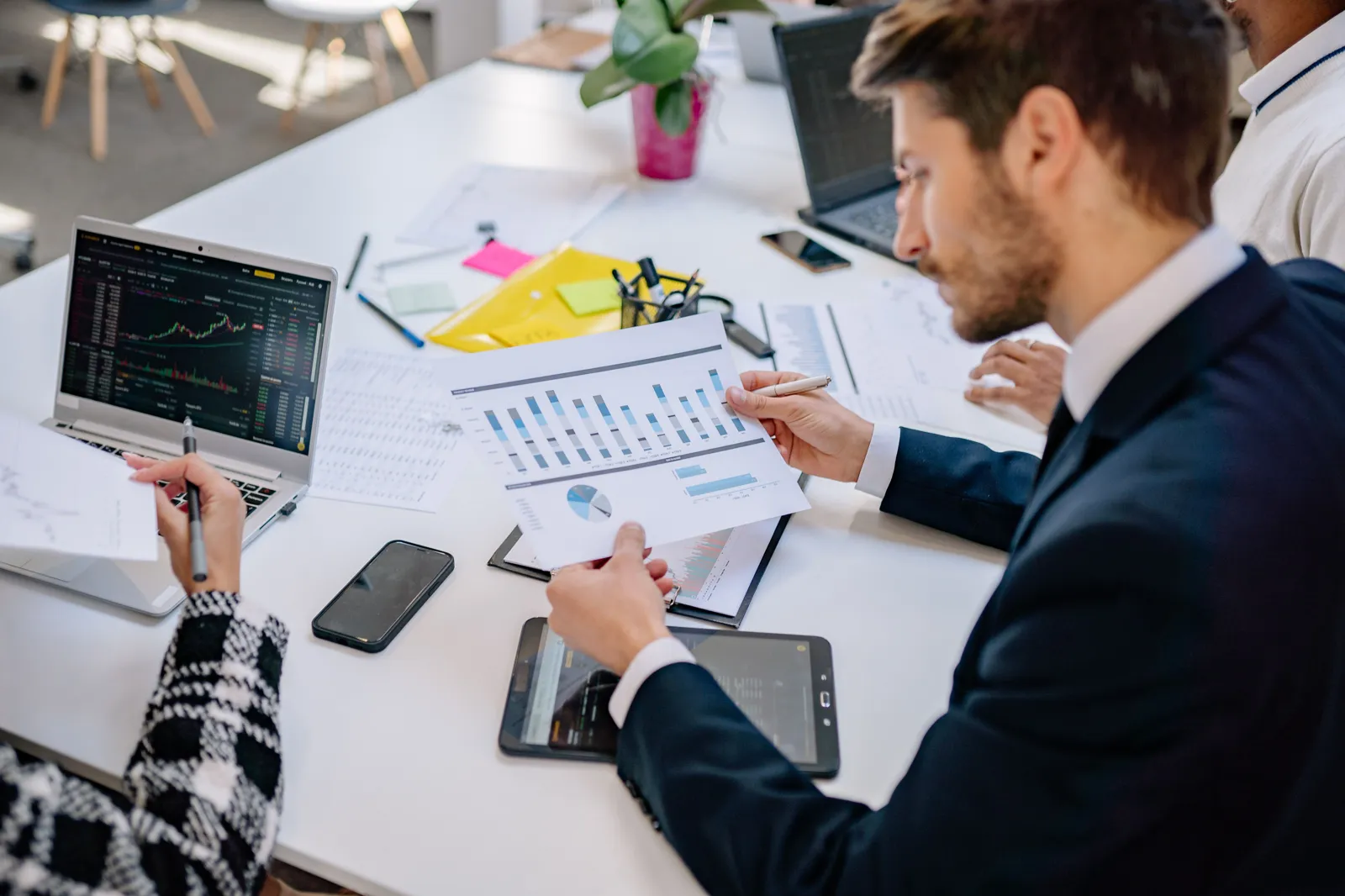 Revenue Growth Calculator: How to Measure Growth - Aviy AI invoicing