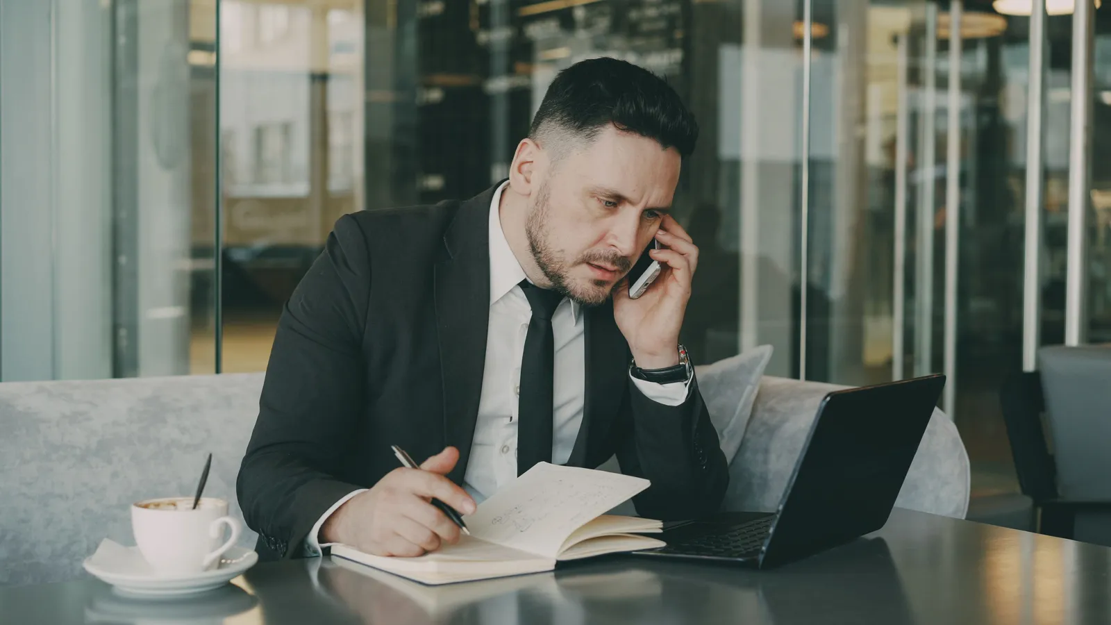 Revenue Optimization With AI: A Practical 2026 Guide - Aviy AI invoicing