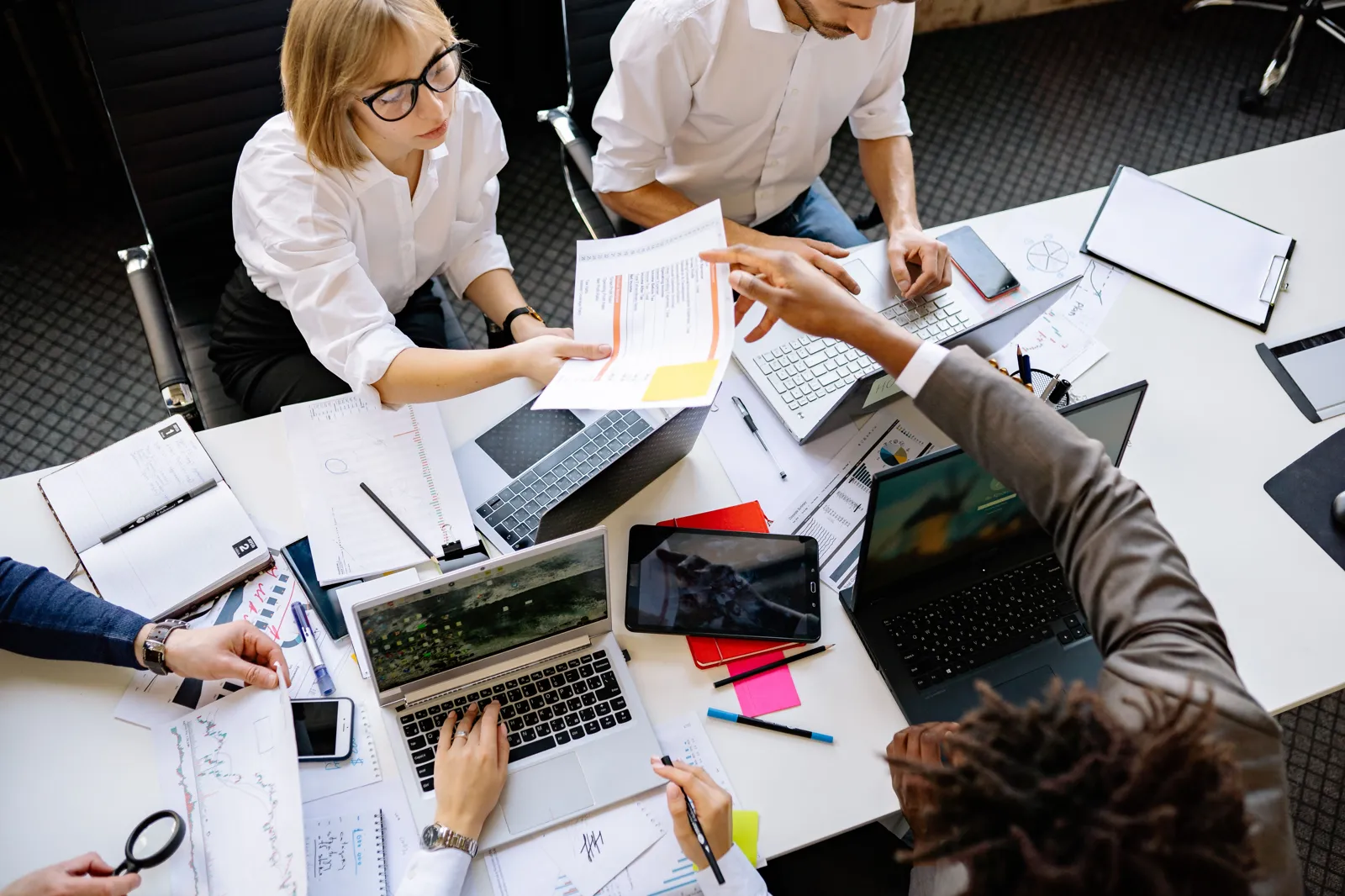Self-Employment Tax Estimator: How to Estimate What You Owe - Aviy AI invoicing