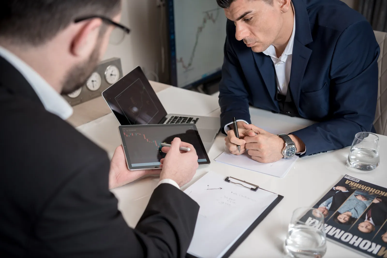 Service Agreement Template: What to Include - Aviy AI invoicing