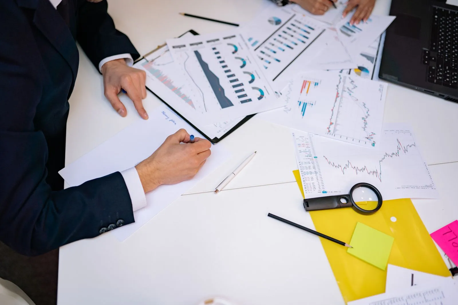 The Complete Guide to AI-Powered Finance - Aviy AI invoicing