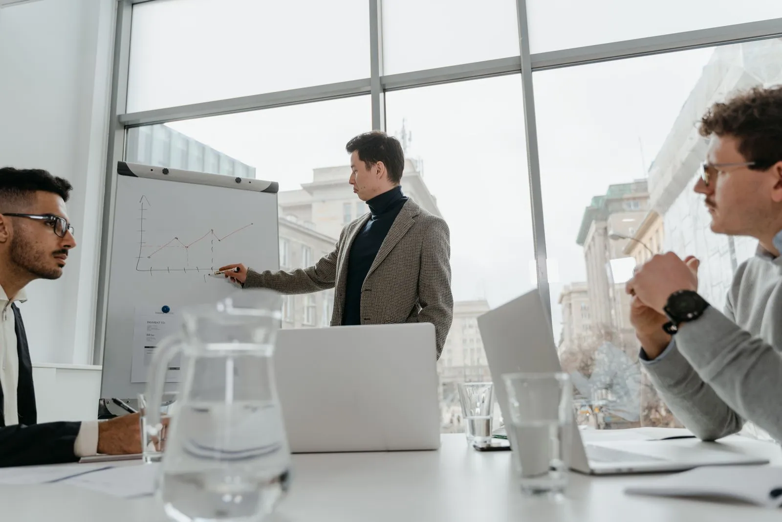 Building a Premium Client Experience: The Complete 2026 Guide - Aviy AI invoicing