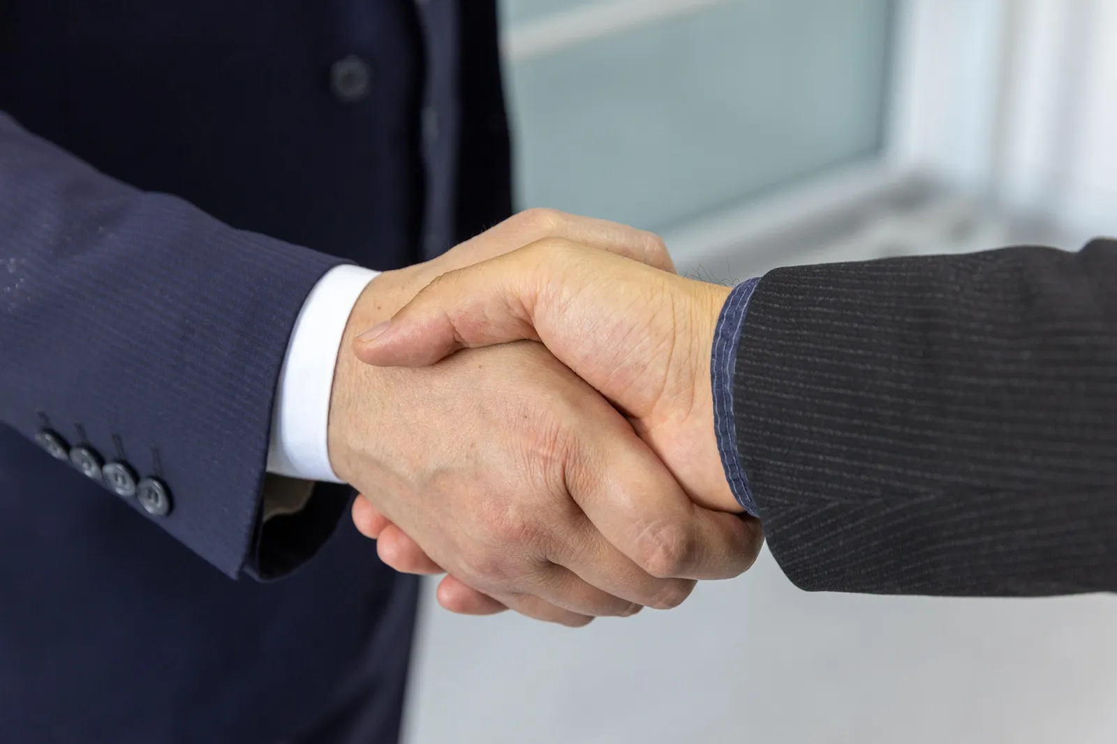 Building Trust Before the First Sale: A Practical Framework - Aviy AI invoicing