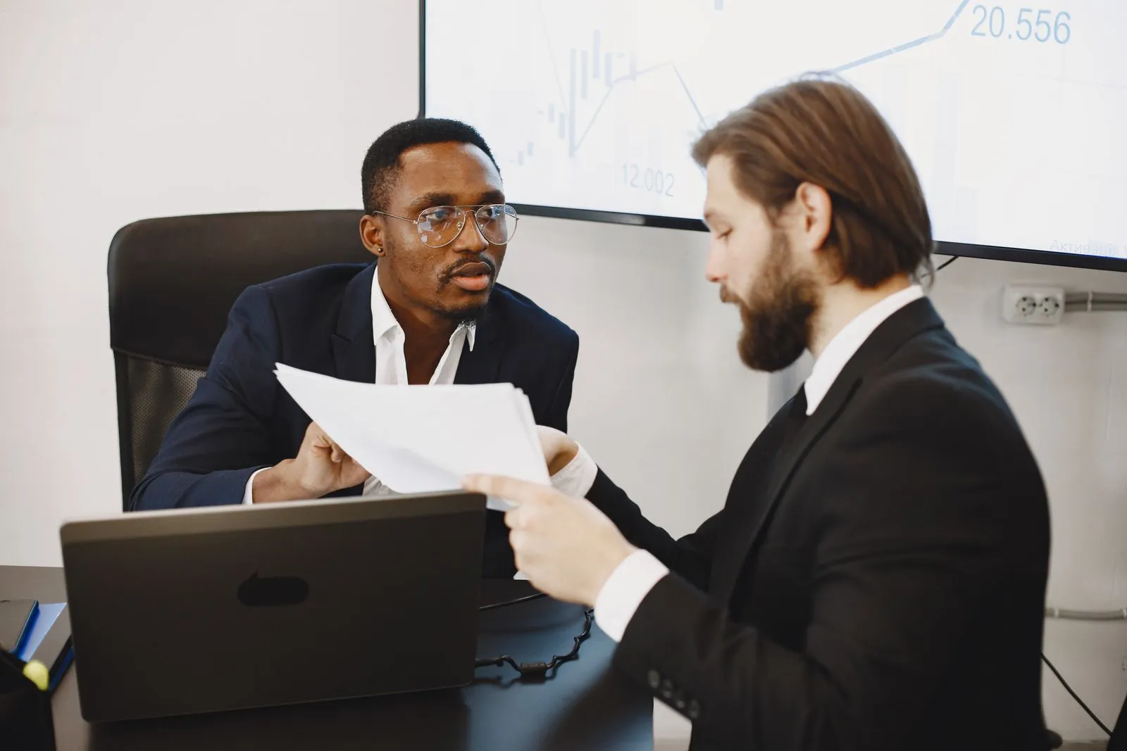 Business Documents Every Freelancer Needs (2026 Checklist) - Aviy AI invoicing