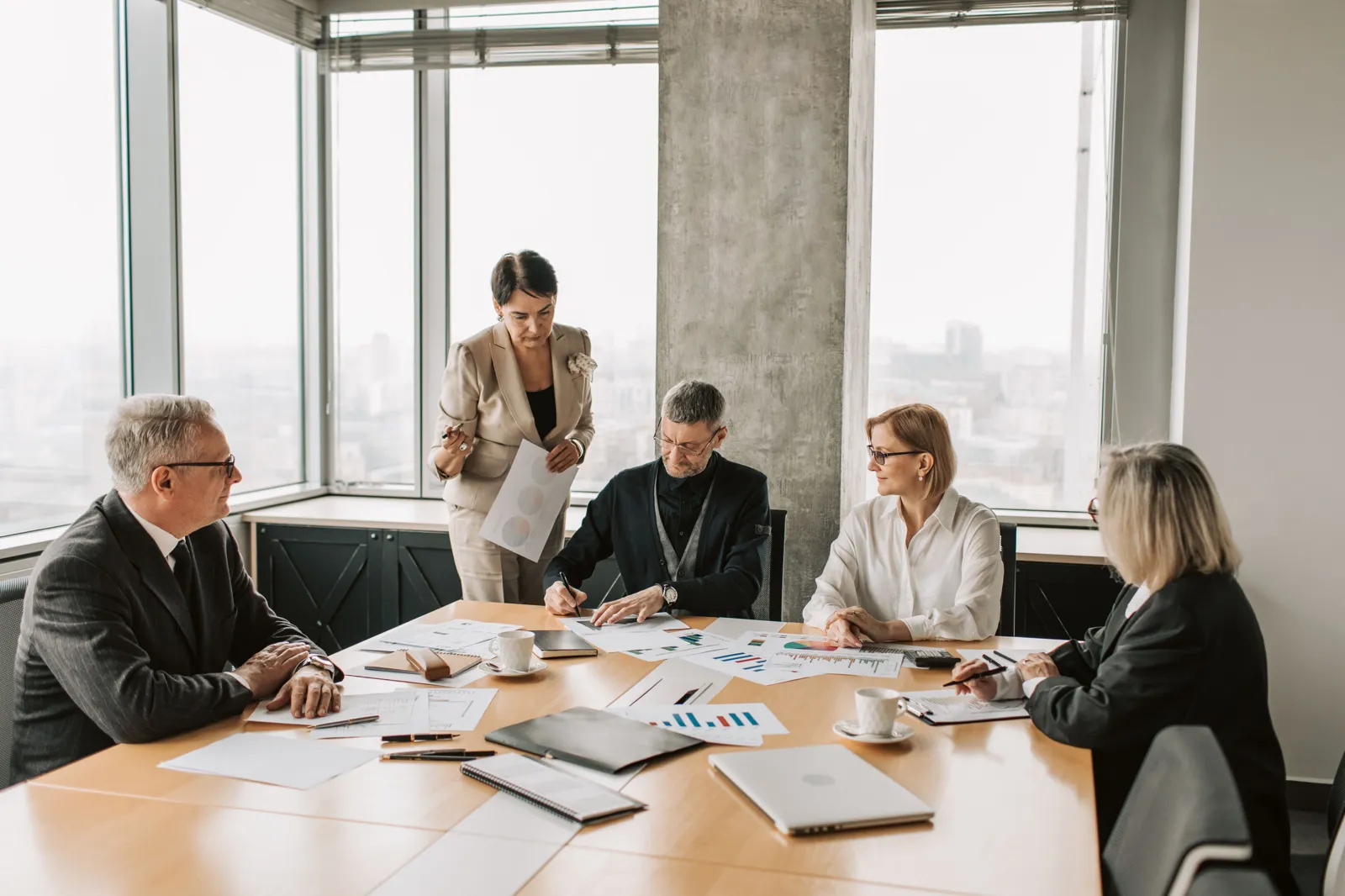 Commission Agreement Template Explained: Sections, Example and How to Use One - Aviy AI invoicing