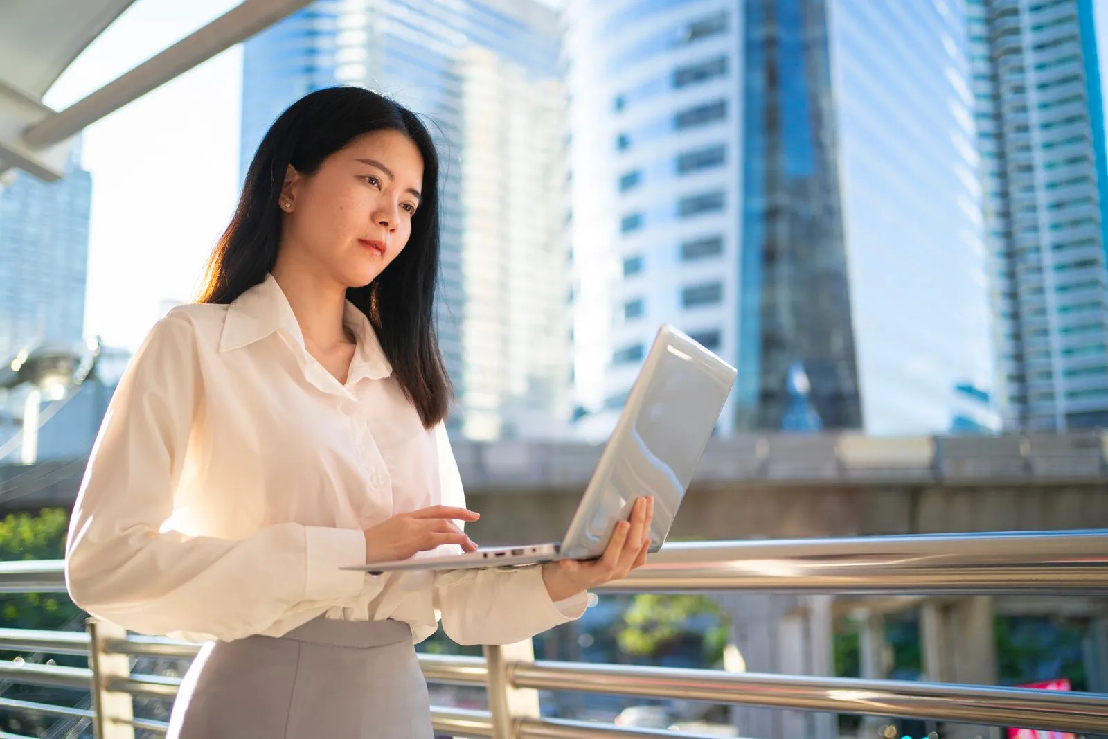 Electronic Record Retention Best Practices for Small Businesses - Aviy AI invoicing