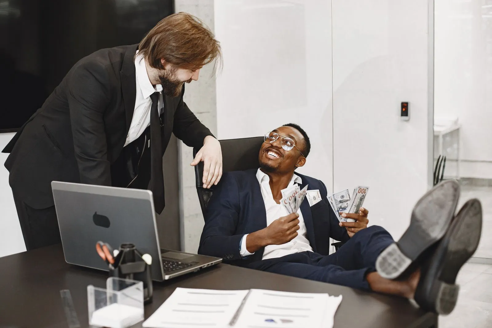 How to Reduce Outstanding Invoices and Get Paid Faster - Aviy AI invoicing