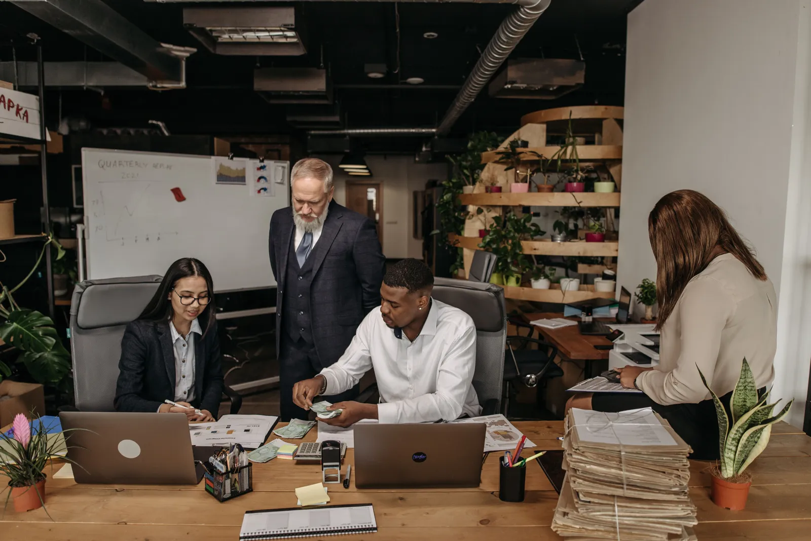 Meeting Minutes Template: How to Write Them - Aviy AI invoicing