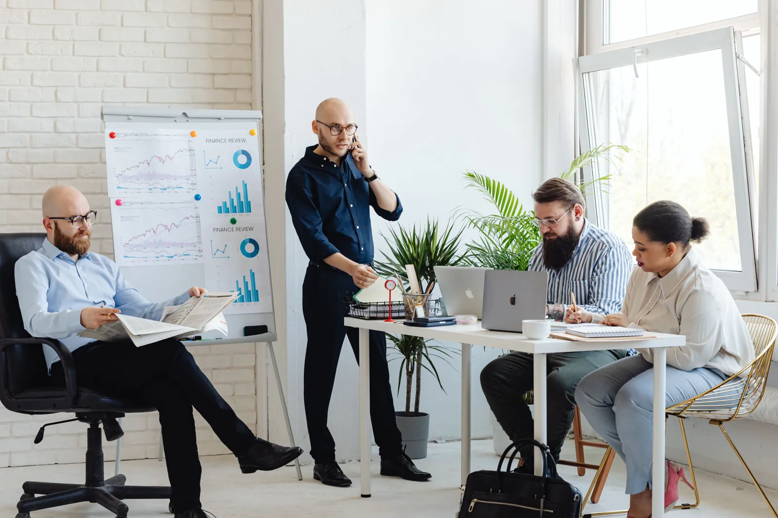 Payroll Calculator: How to Calculate Payroll - Aviy AI invoicing