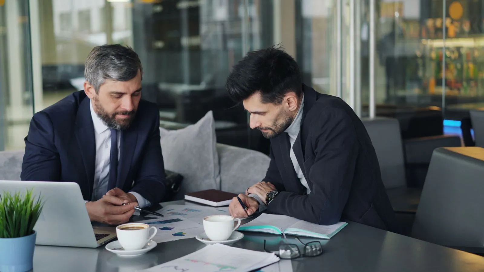 Receiving International Payments Faster: The Complete 2026 Guide - Aviy AI invoicing