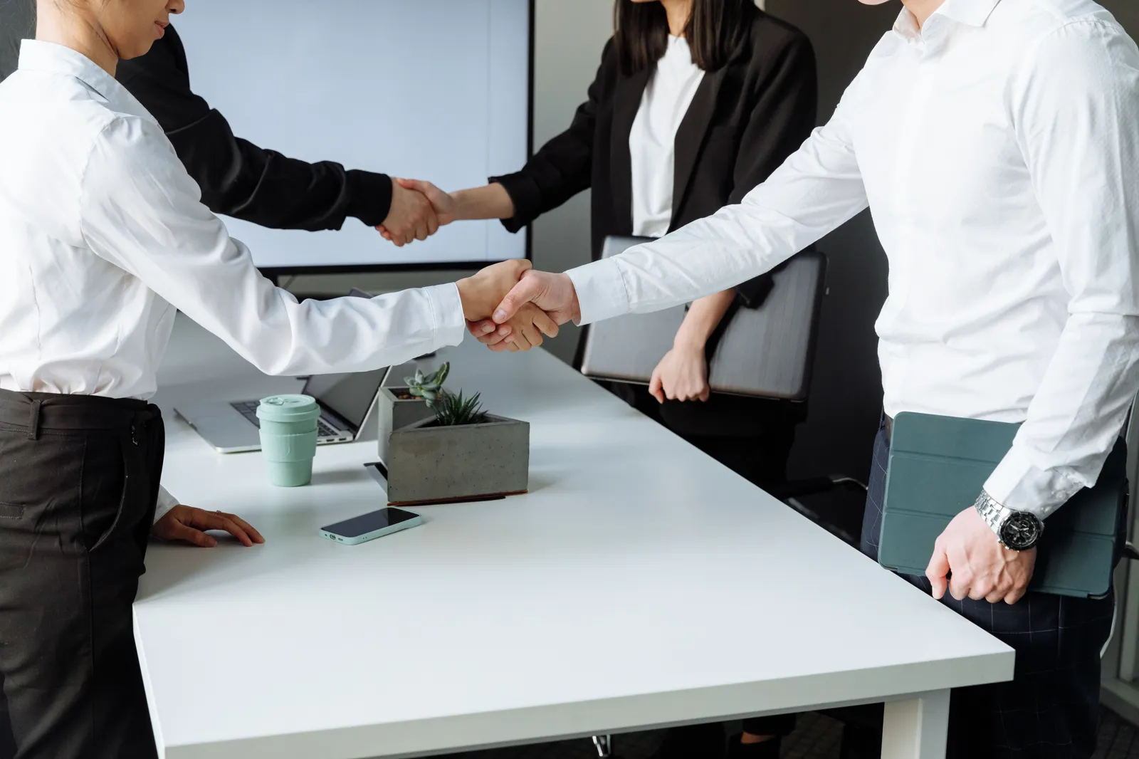 Refund Policy Template Explained: Sections, Example and How to Write One - Aviy AI invoicing