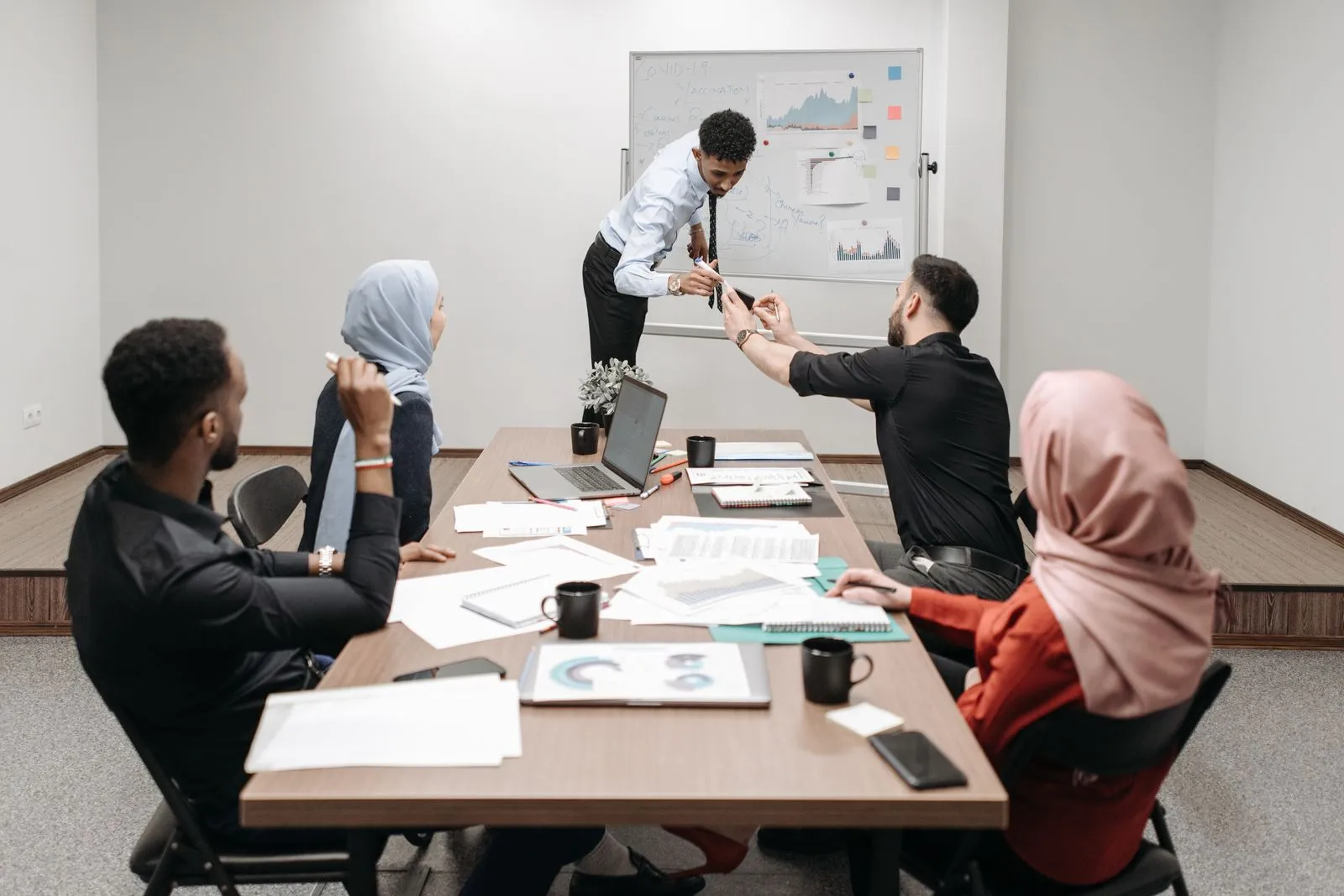 Scaling Without Hiring More Staff: How to Grow Lean - Aviy AI invoicing