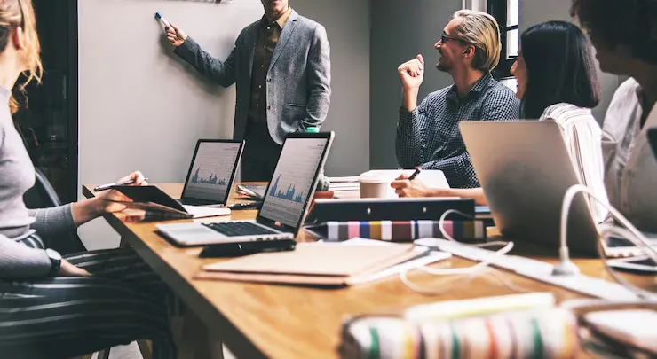 The Ultimate Guide to Cash Flow Management - Aviy AI invoicing