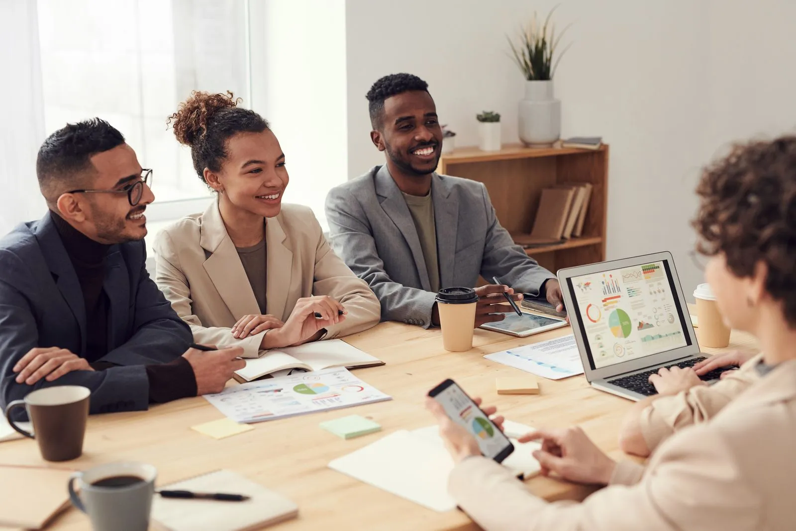 Understanding Statements of Work (SOW): A Practical Guide - Aviy AI invoicing