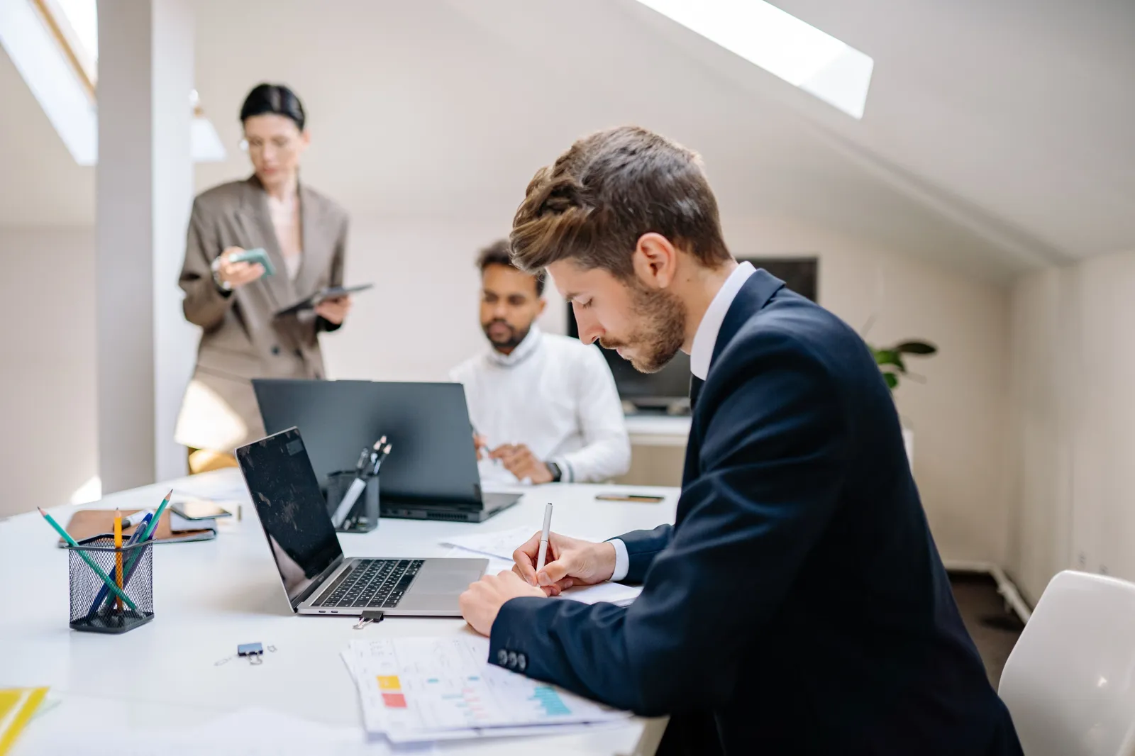 Utilization Rate Calculator: How to Measure Billable Time - Aviy AI invoicing